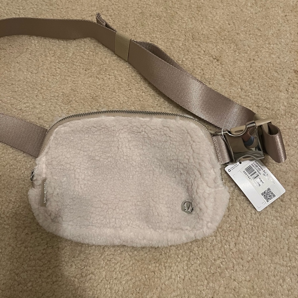 Everywhere belt bag